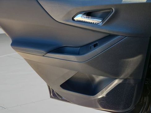 New 2026 Chevrolet Equinox LT w/ Midnight Edition FWD image 14