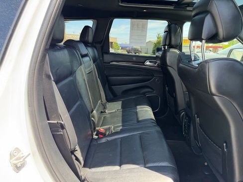 Used 2018 Jeep Grand Cherokee Overland AWD/4WD image 37