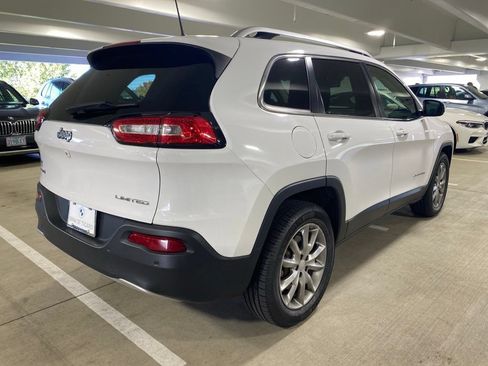 Used 2018 Jeep Cherokee Limited AWD/4WD image 5