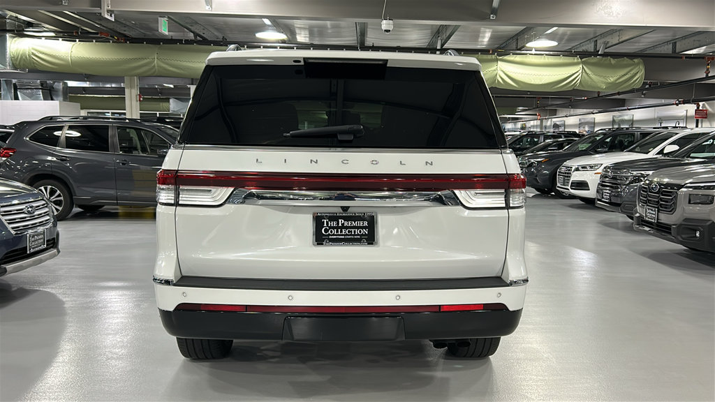 Used 2024 Lincoln Navigator Reserve AWD/4WD image 5
