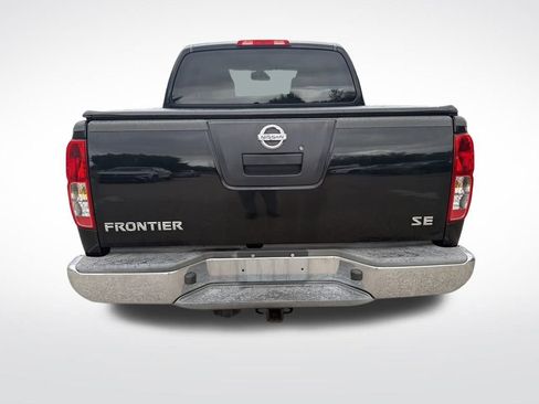 Used 2010 Nissan Frontier SE image 7