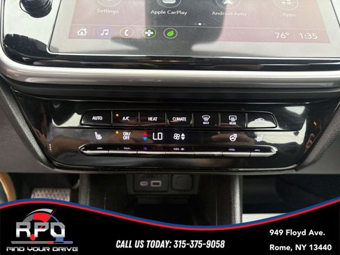 Used 2023 Chevrolet Bolt EUV Premier w/ Sun & Sound Package FWD image 18