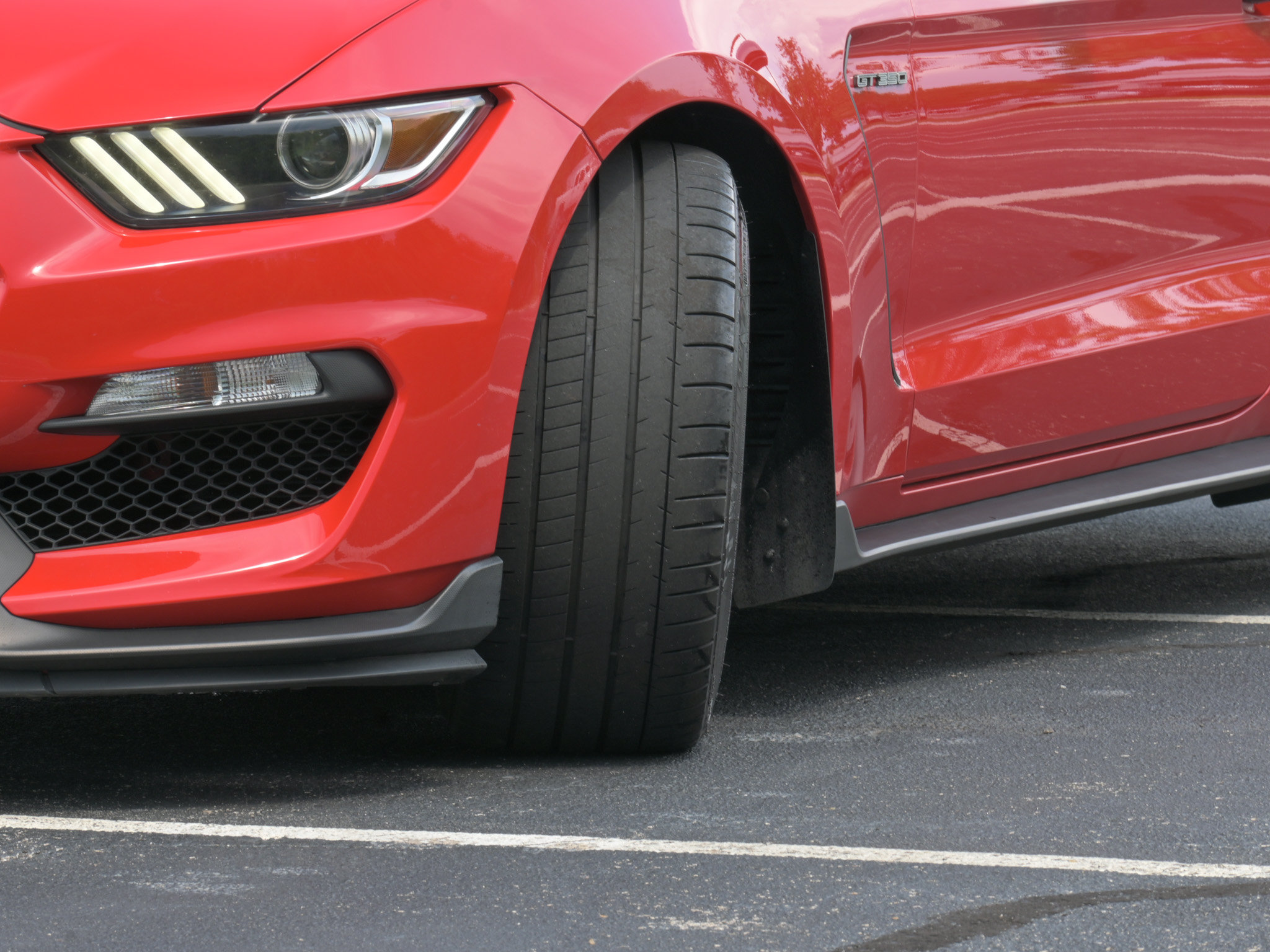 Used 2016 Ford Mustang Shelby GT350 w/ Track Package RWD image 34