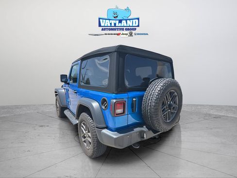 Used 2024 Jeep Wrangler Sport AWD/4WD image 3