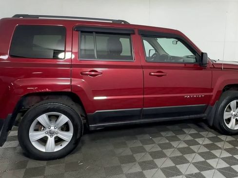 Used 2014 Jeep Patriot Latitude AWD/4WD image 11