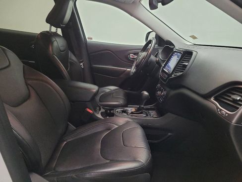 Used 2019 Jeep Cherokee Limited w/ Luxury Group FWD image 21