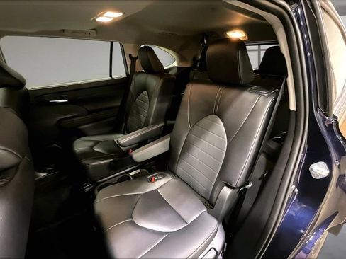 Used 2024 Toyota Highlander XLE AWD/4WD image 22