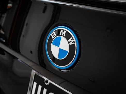 New 2026 BMW 550e xDrive image 17