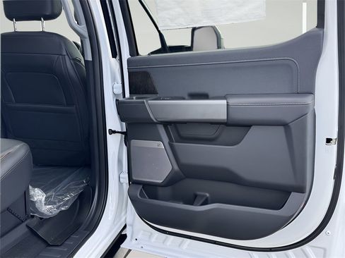 New 2026 Ford F250 Lariat w/ Black Appearance Package image 33