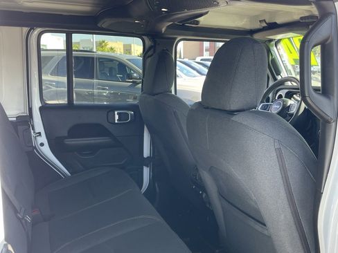 Used 2024 Jeep Wrangler Unlimited Sahara image 20