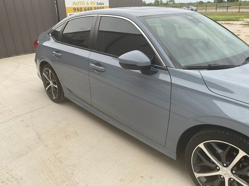 Used 2024 Honda Civic Touring image 5