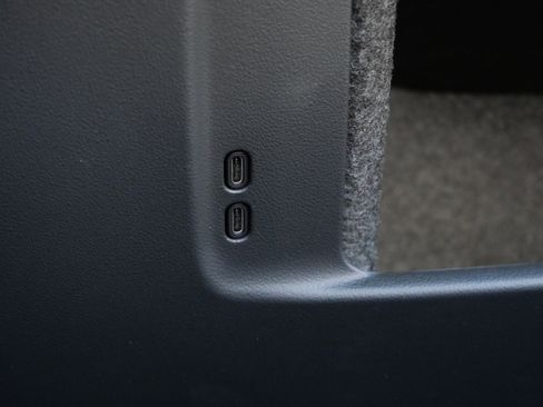 Used 2025 Cadillac Optiq Sport 2 w/ LPO, ONYX Package image 27