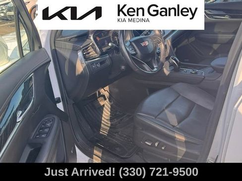 Used 2022 Cadillac XT6 Premium Luxury image 10