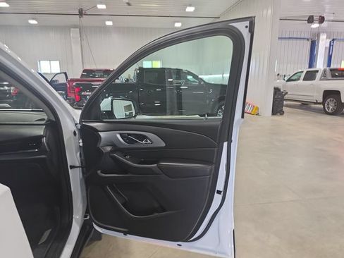 Used 2019 Chevrolet Traverse LT w/ LPO, Floor Liner Package AWD/4WD image 41