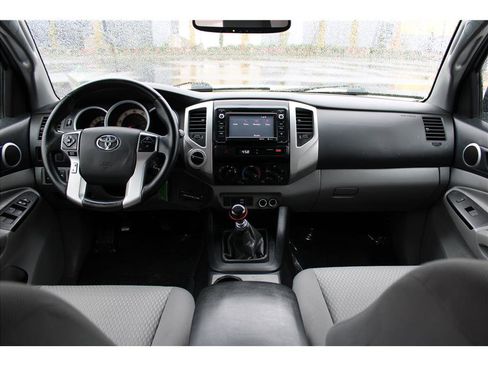 Used 2014 Toyota Tacoma 4x4 Double Cab image 10