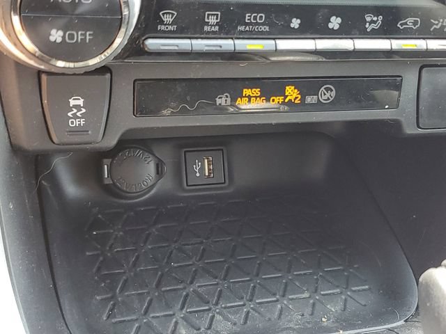 Used 2024 Toyota RAV4 LE AWD/4WD image 24