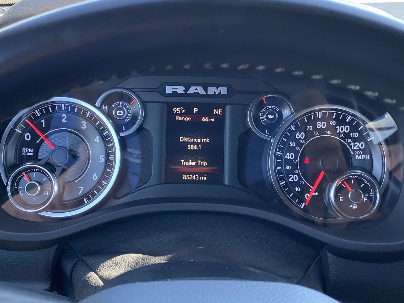 Used 2020 RAM 1500 Big Horn AWD/4WD image 33