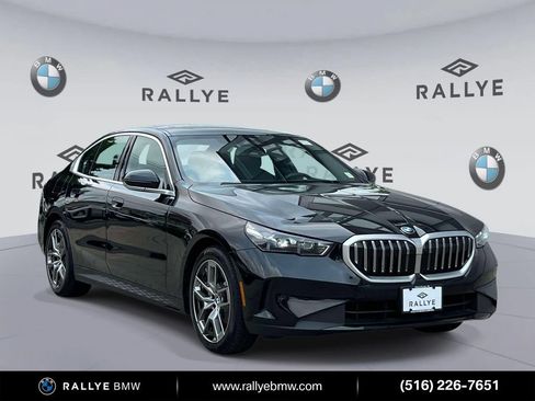 Used 2026 BMW 530i xDrive w/ Premium Package AWD/4WD image 1