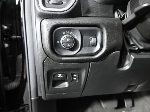 Used 2024 RAM 1500 Big Horn AWD/4WD image 23