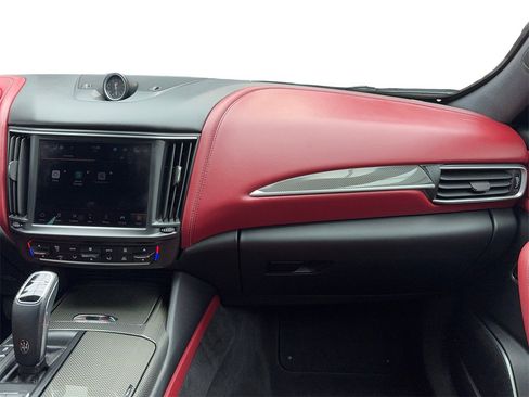 Used 2022 Maserati Levante Modena image 19