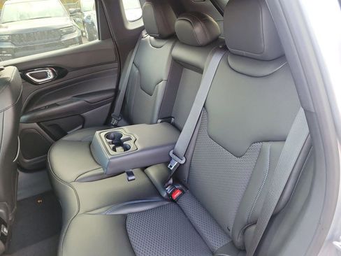 Certified 2025 Jeep Compass Latitude w/ Altitude Special Edition image 22