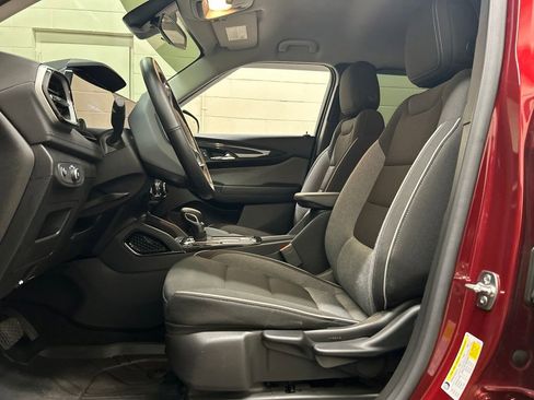 Used 2024 Chevrolet TrailBlazer LT w/ LT Cold Weather Package FWD image 12