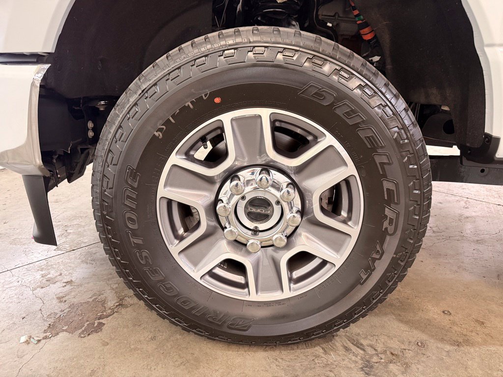 Used 2025 Ford F250 Lariat AWD/4WD image 14
