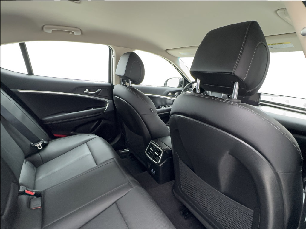 Used 2026 Genesis G70 2.5T RWD image 28