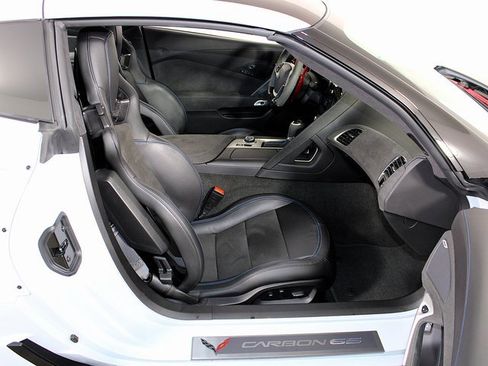 Used 2018 Chevrolet Corvette Z06 w/ Carbon 65 Edition image 28