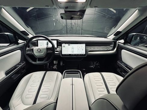 Used 2022 Rivian R1T Adventure AWD/4WD image 38