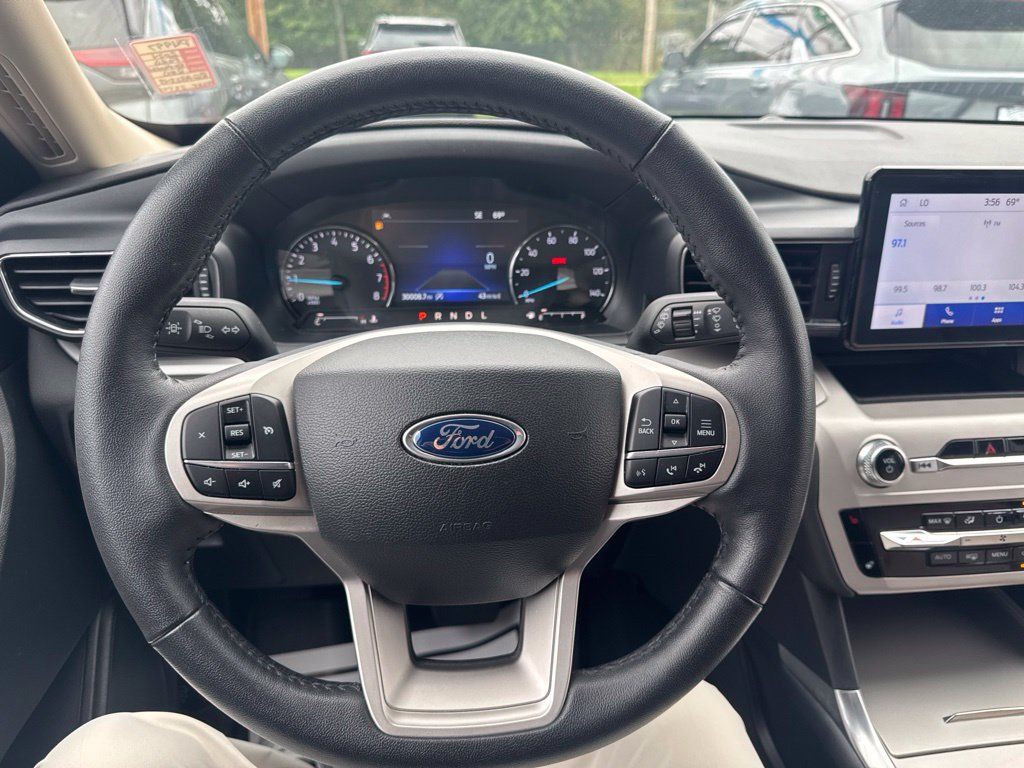Used 2024 Ford Explorer XLT w/ Equipment Group 202A AWD/4WD image 16