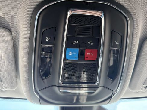 Used 2023 Jeep Grand Cherokee L Laredo AWD/4WD image 18