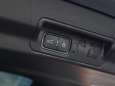 Used 2021 Ford Explorer Limited w/ Equipment Group 301A image 26