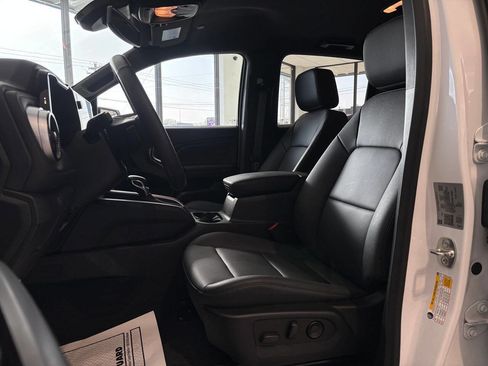 New 2024 Chevrolet Colorado LT w/ LT Convenience Package III image 10