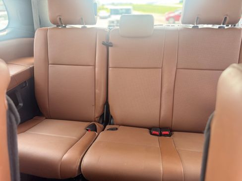 Used 2019 Toyota Sequoia Platinum AWD/4WD image 31