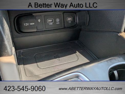 Used 2019 Hyundai Santa Fe FWD image 18