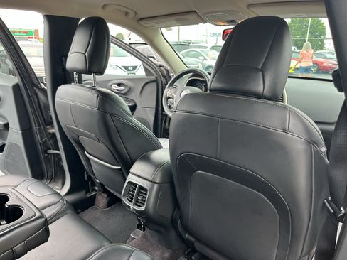 Used 2016 Jeep Cherokee Limited AWD/4WD image 42