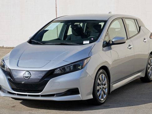 Used 2023 Nissan Leaf S FWD image 41