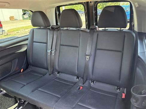 Used 2017 Mercedes-Benz Metris Passenger image 29