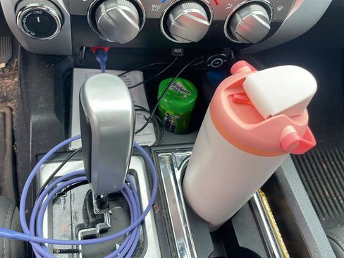 Used 2015 Toyota Tundra SR5 w/ SR5 Upgrade Package image 18