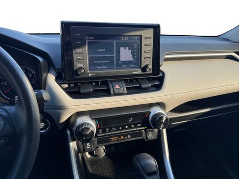 Used 2022 Toyota RAV4 XLE image 12