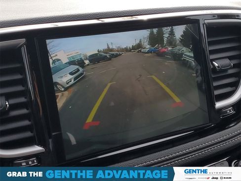 New 2026 Chrysler Pacifica Select image 18