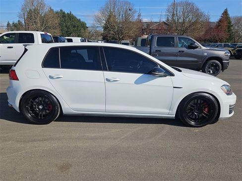 Used 2017 Volkswagen GTI Sport image 8