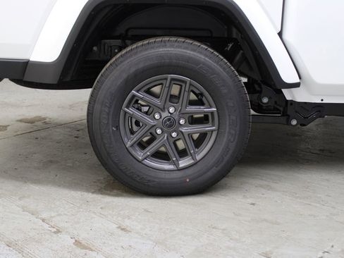 New 2026 Jeep Gladiator Sport image 31