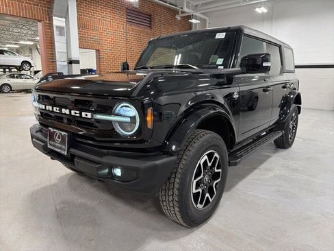 Used 2022 Ford Bronco Outer Banks image 3
