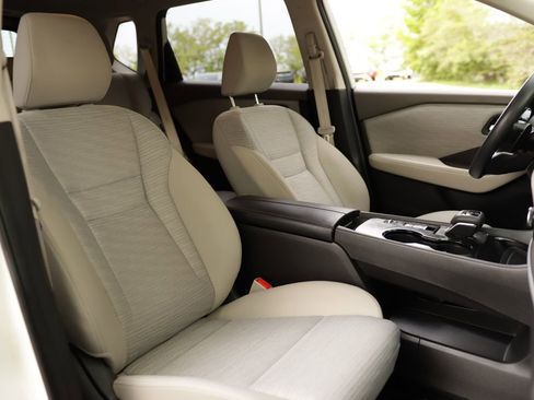 Used 2021 Nissan Rogue SV FWD image 26