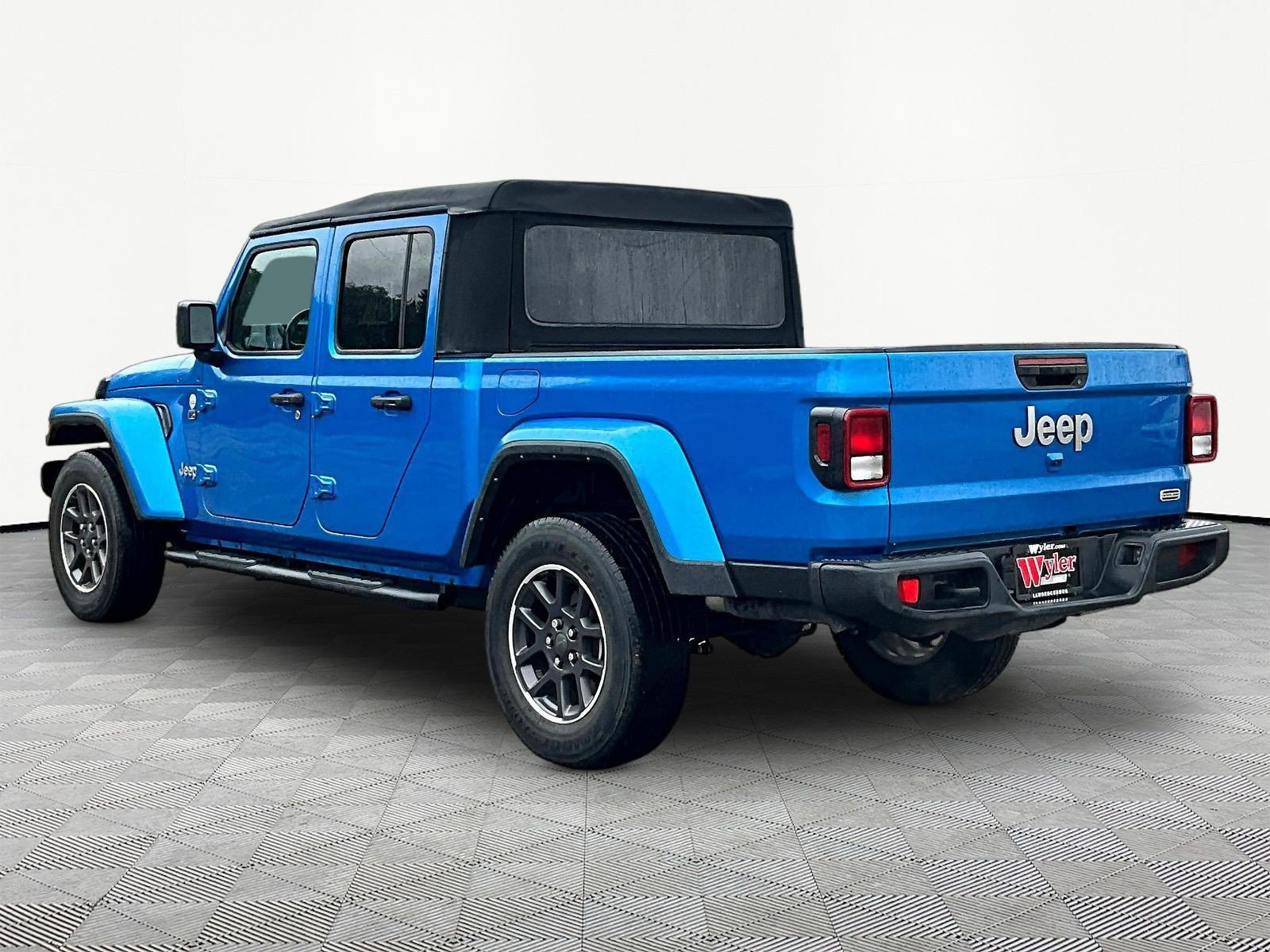 Used 2022 Jeep Gladiator Overland AWD/4WD image 11