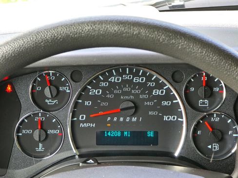 Used 2025 Chevrolet Express 3500 LT w/ LT Preferred Equipment Group RWD image 15