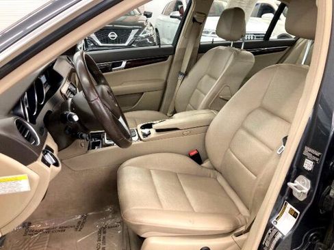 Used 2014 Mercedes-Benz C 300 4MATIC Sedan image 9