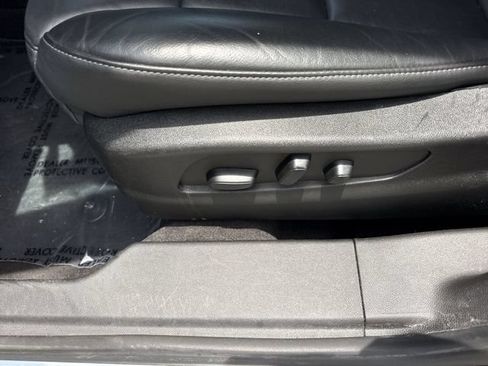 Used 2023 Cadillac XT4 Premium Luxury FWD image 12
